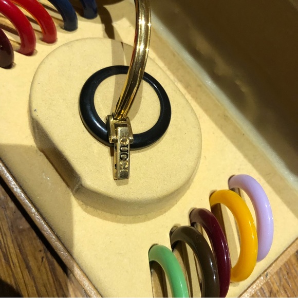 Authentic Gucci watch with 12 Bezel In excellent condition with original box - Picture 3 of 9